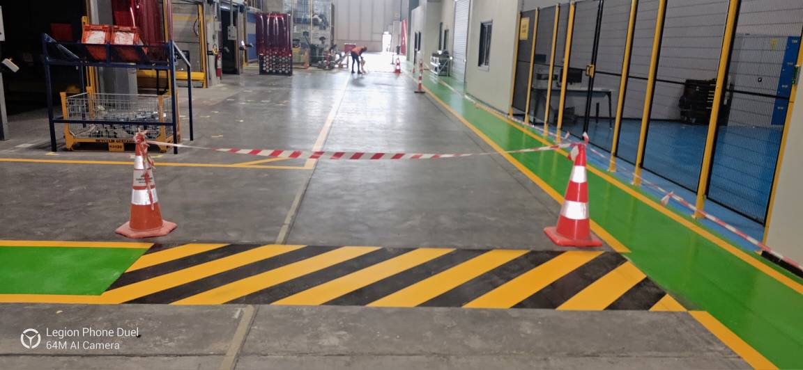 Adana epoksi yol çizgi boyama uygulaması fabrika içi çizgi çalışması