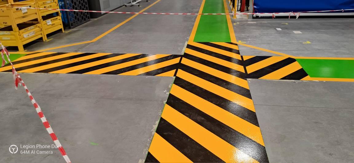 şeffaf epoksi zemin astarı uygulaması