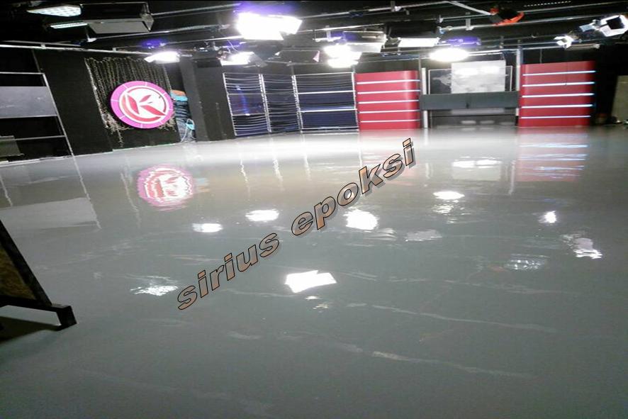 epoksi zemin kaplama pürüzsüz yüzey sanayi tipi